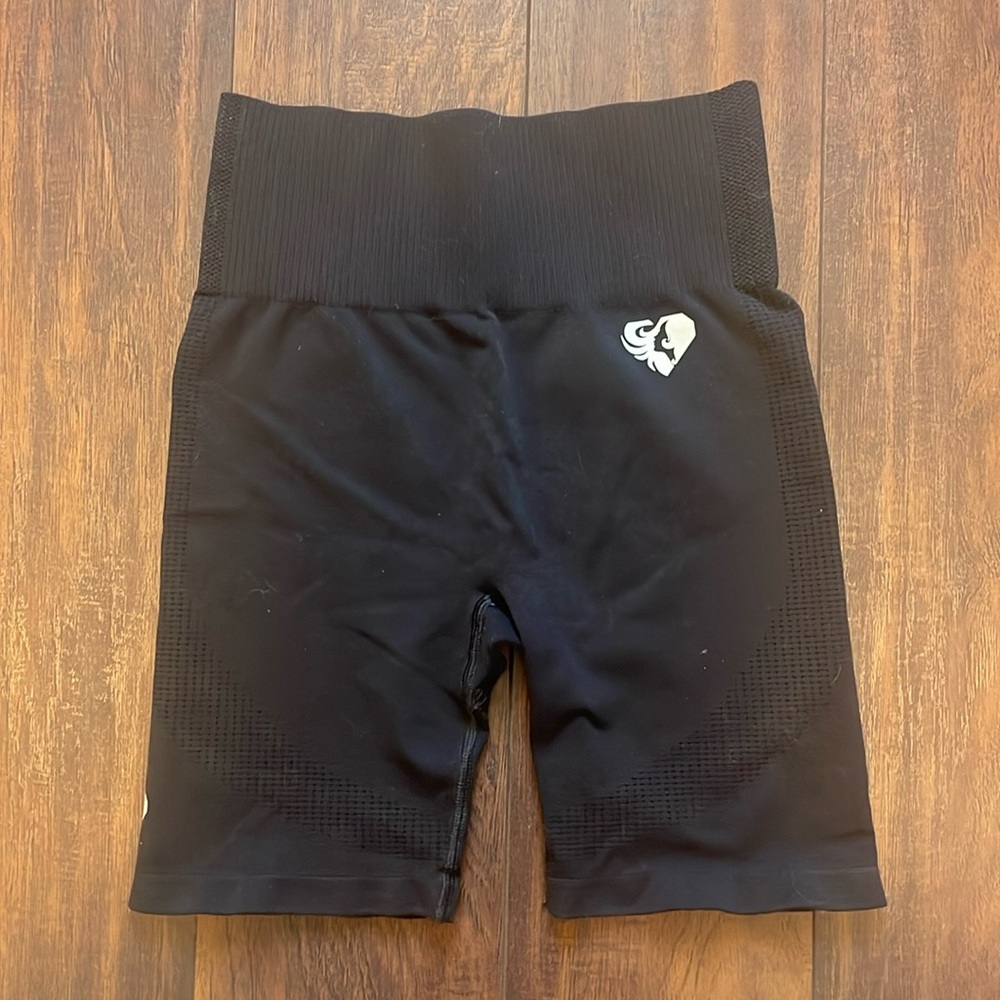 Women’s Best Black Power Seamless Cyling Shorts, Size M